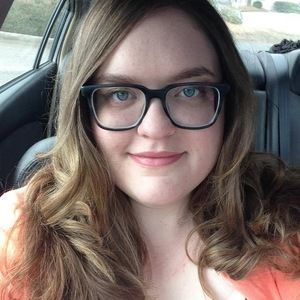 Meet your Posher, Hallie